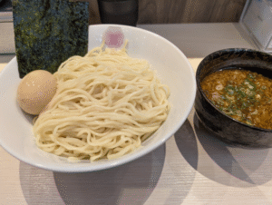 市庁舎１階の飲食店で食べたつけめん