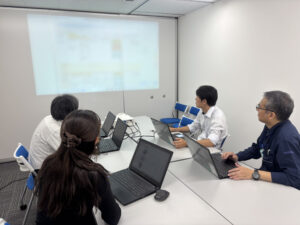 瀬谷地内線を担当するメンバーとの定例打合せ