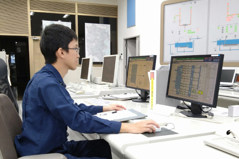 設備の運転監視画面の確認